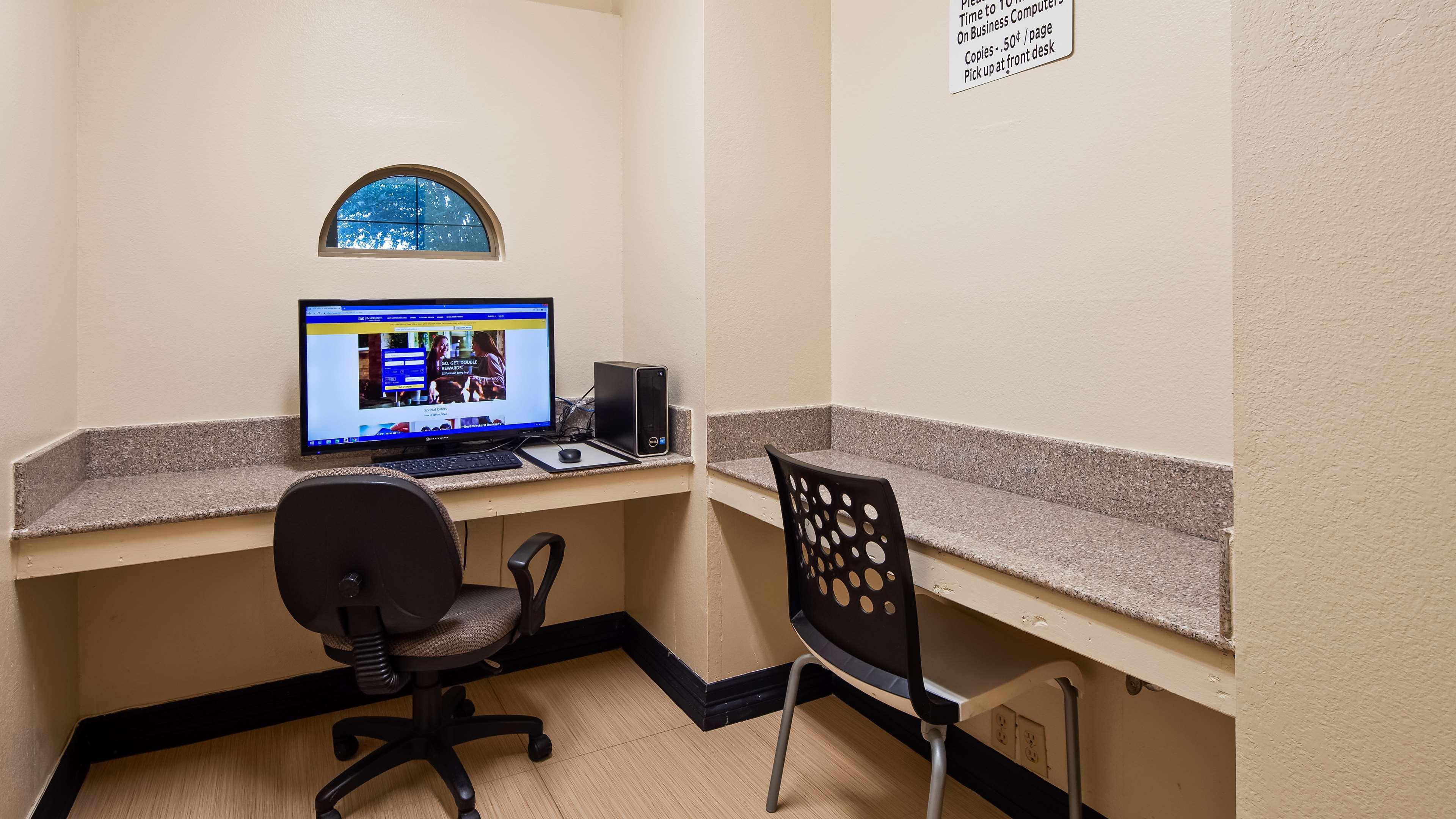 Surestay Plus By Best Western San Antonio Airport Exterior photo