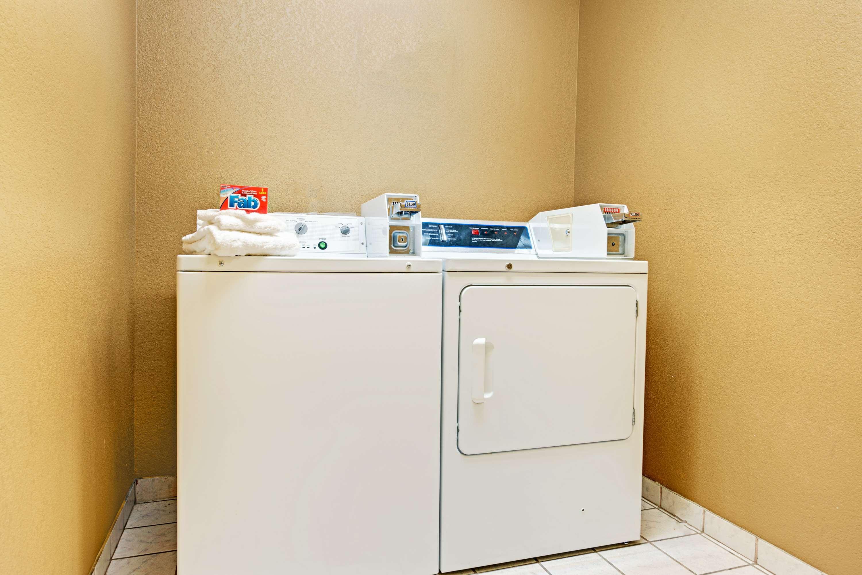 Surestay Plus By Best Western San Antonio Airport Exterior photo