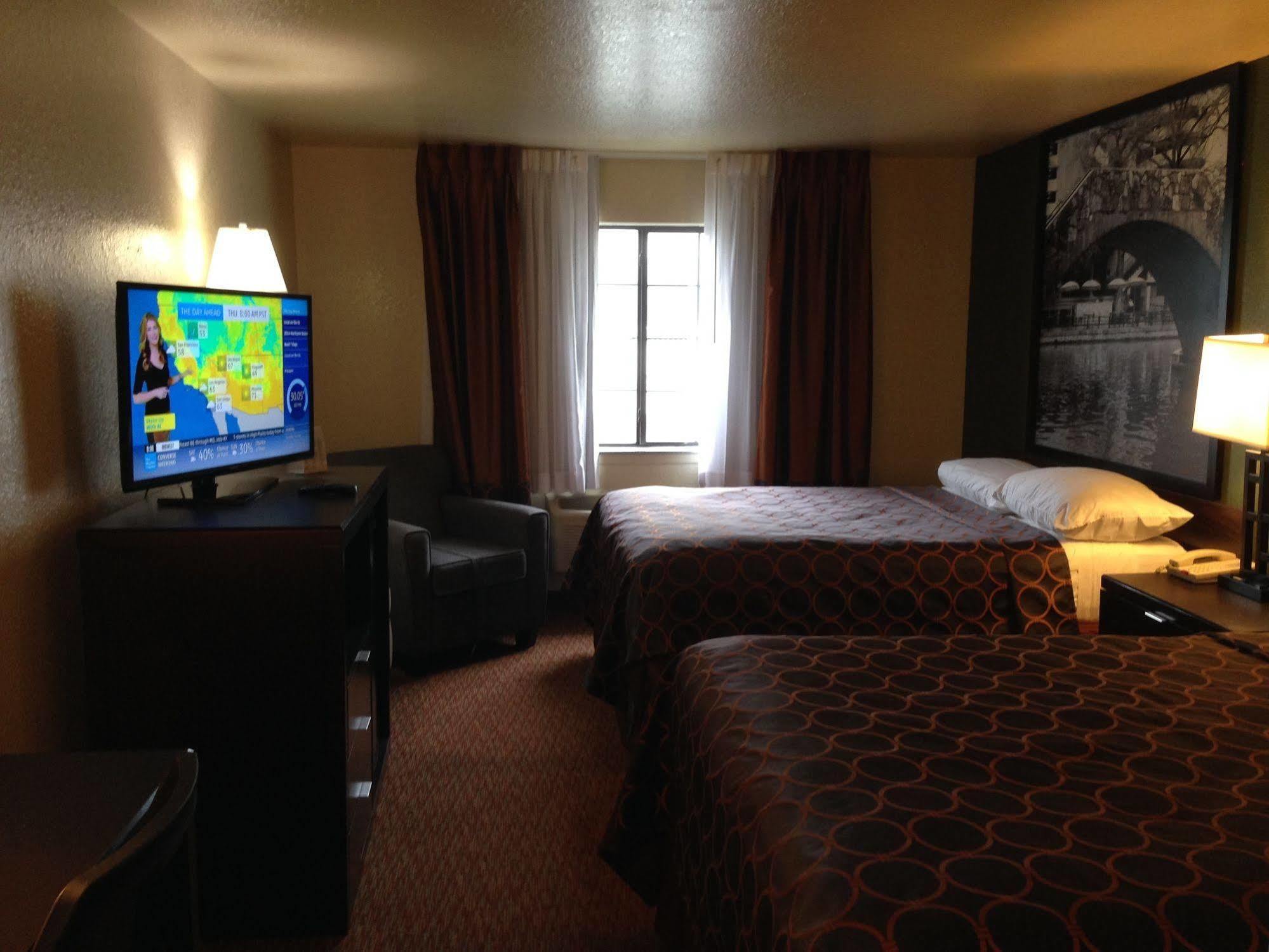Surestay Plus By Best Western San Antonio Airport Exterior photo