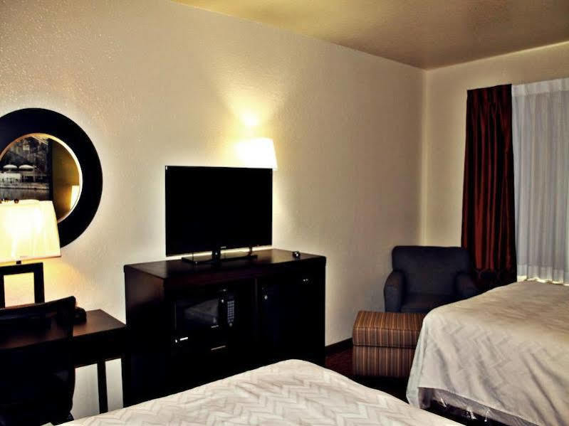 Surestay Plus By Best Western San Antonio Airport Exterior photo